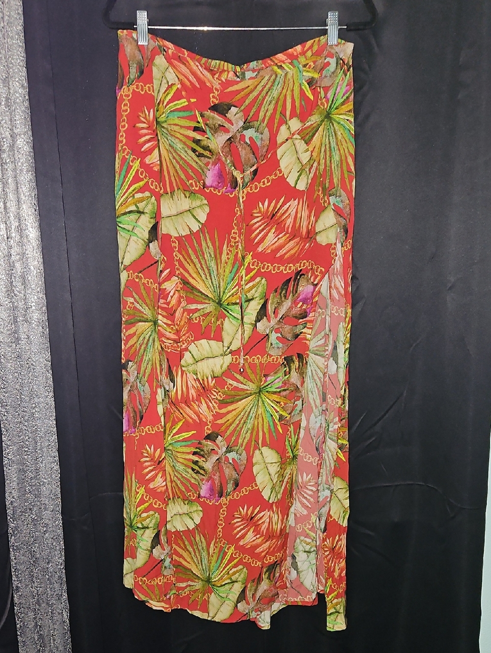 Guess Tropical Red & Green Swim Sarong Cover-Up With Built In Shorts